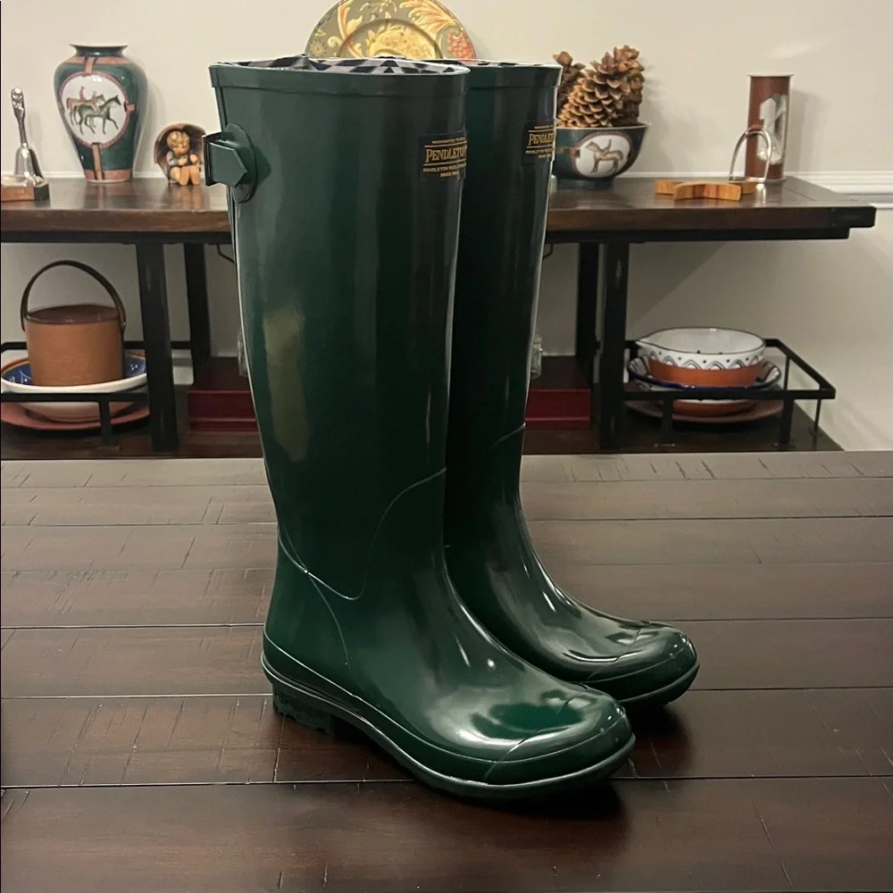 Pendleton Tall Gloss Rain Boots new green Womens Size 6